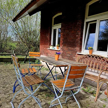 Alte Backhaus Auf Dem Bio-bauernhof