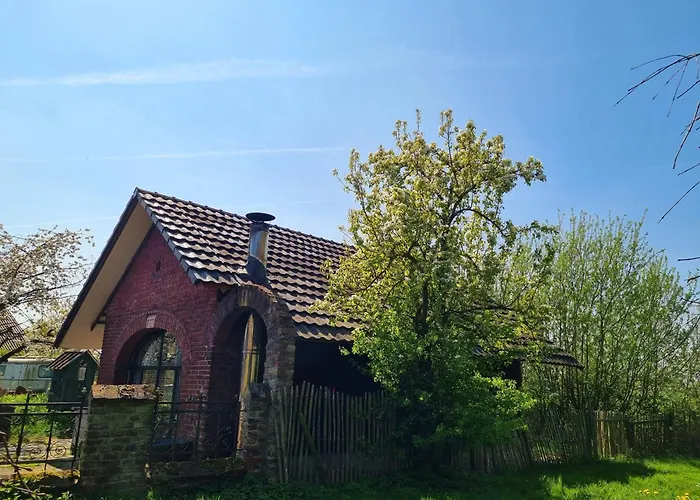 別荘 Alte Backhaus Auf Dem Bio-bauernhof